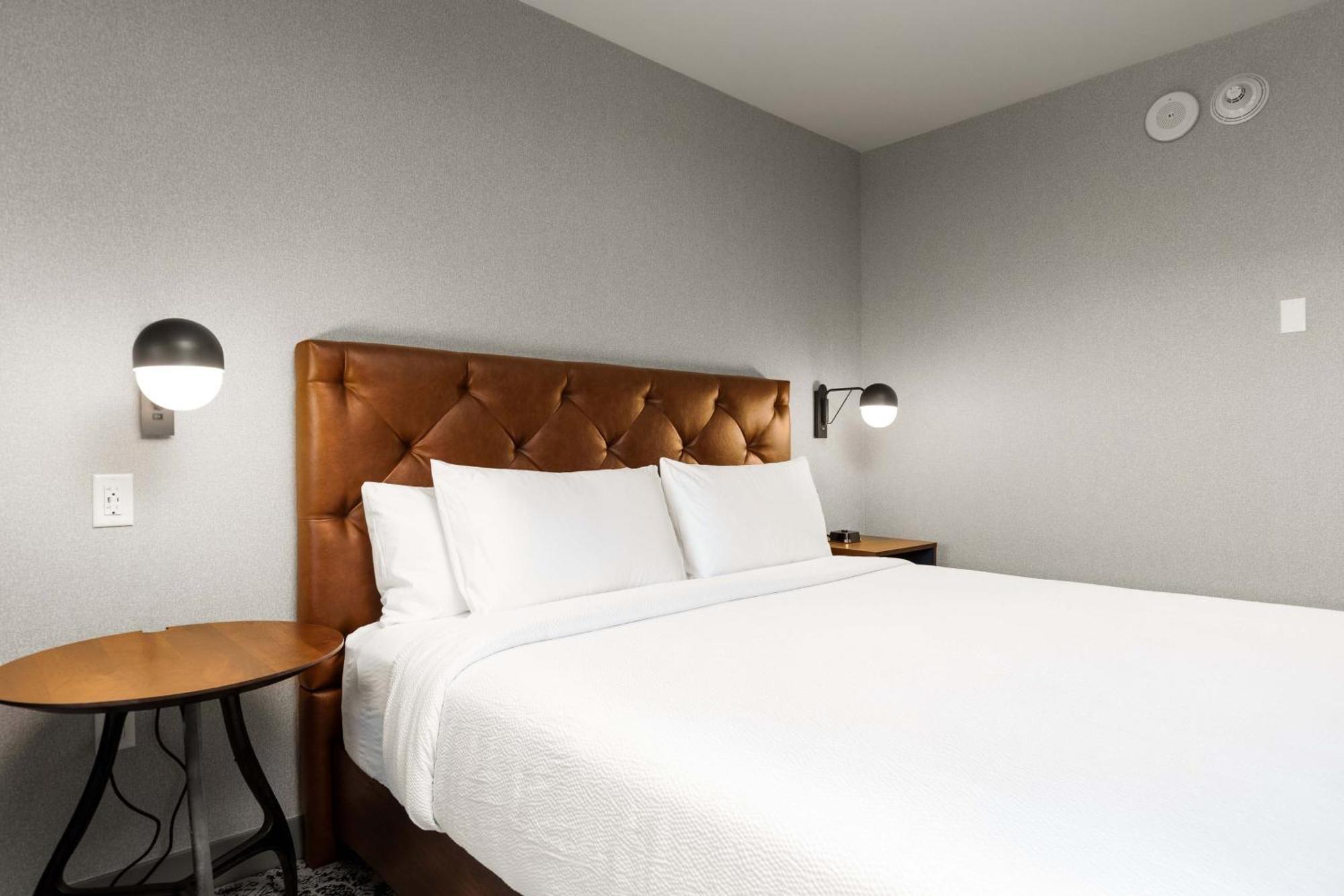 Four Points By Sheraton Kelowna Airport Buitenkant foto