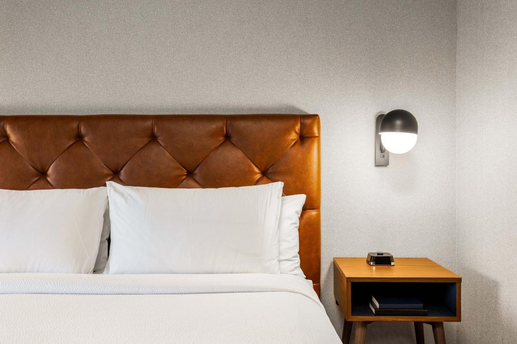 Four Points By Sheraton Kelowna Airport Buitenkant foto