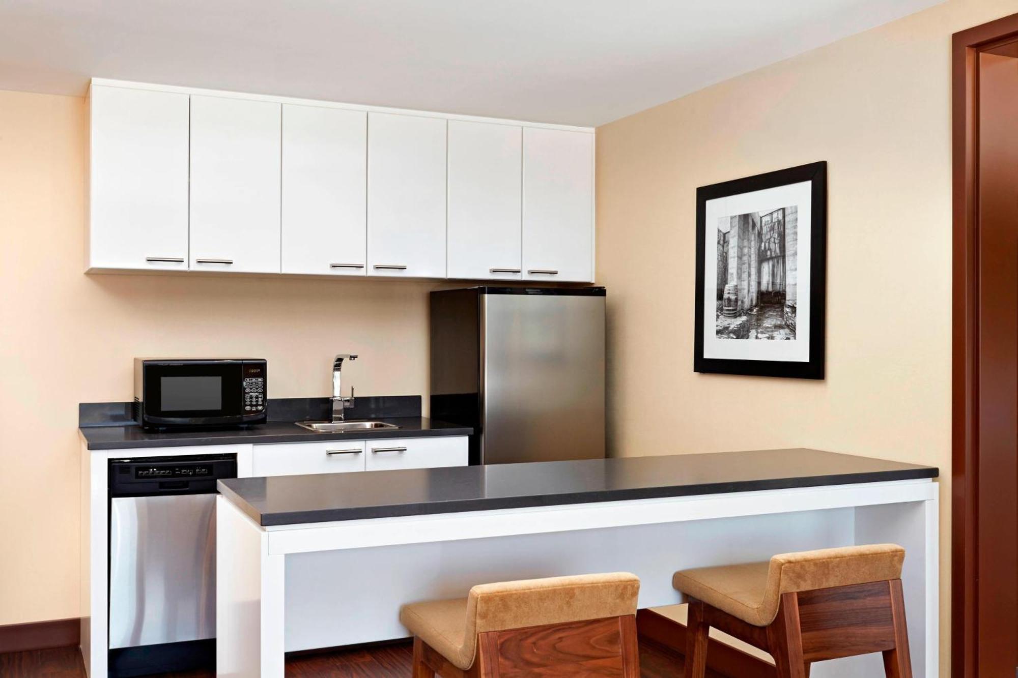 Four Points By Sheraton Kelowna Airport Buitenkant foto
