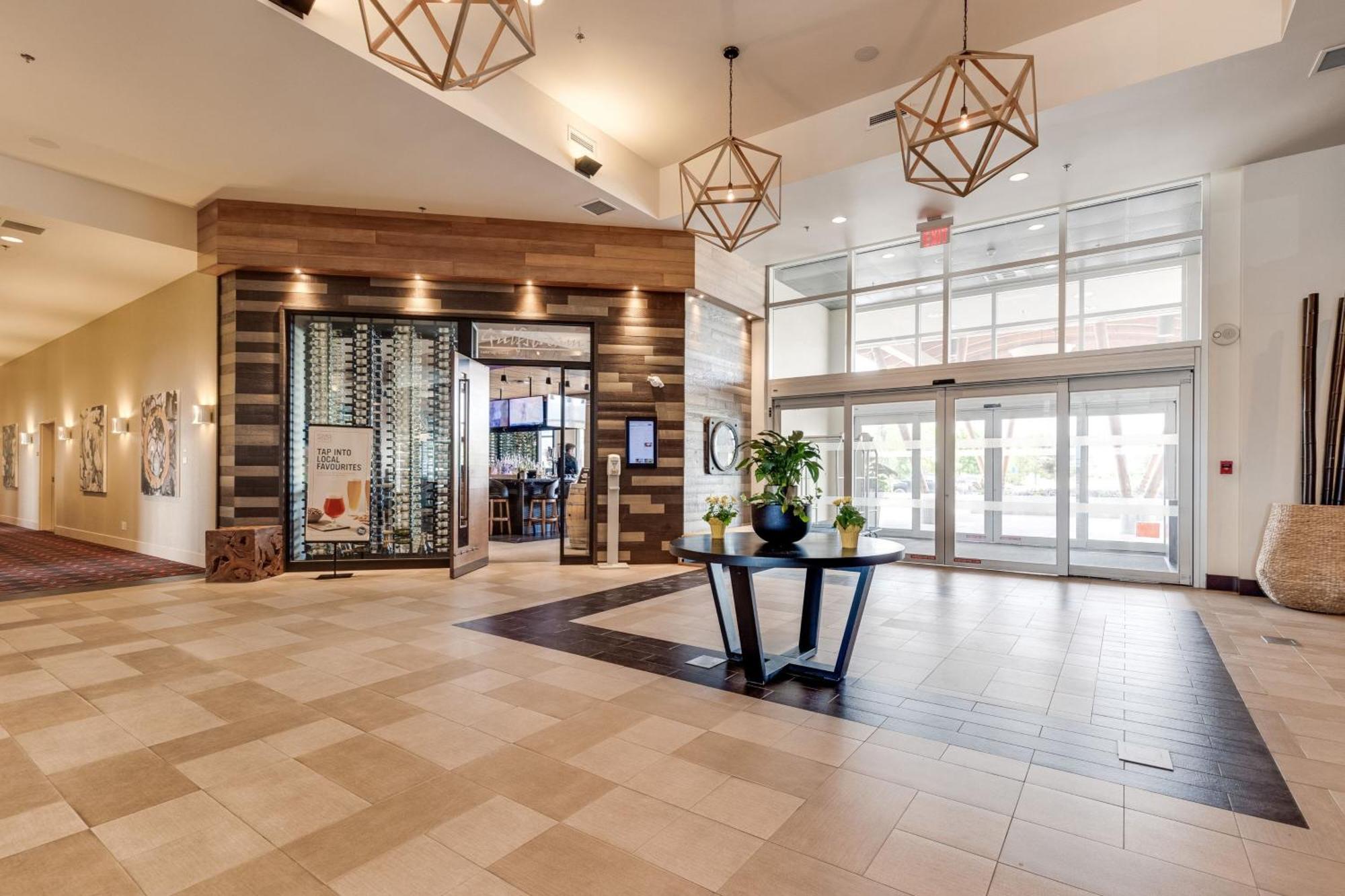 Four Points By Sheraton Kelowna Airport Buitenkant foto